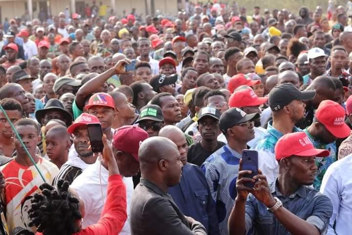 “Youths boo Abia lawmaker Alozie Munachim during political event”