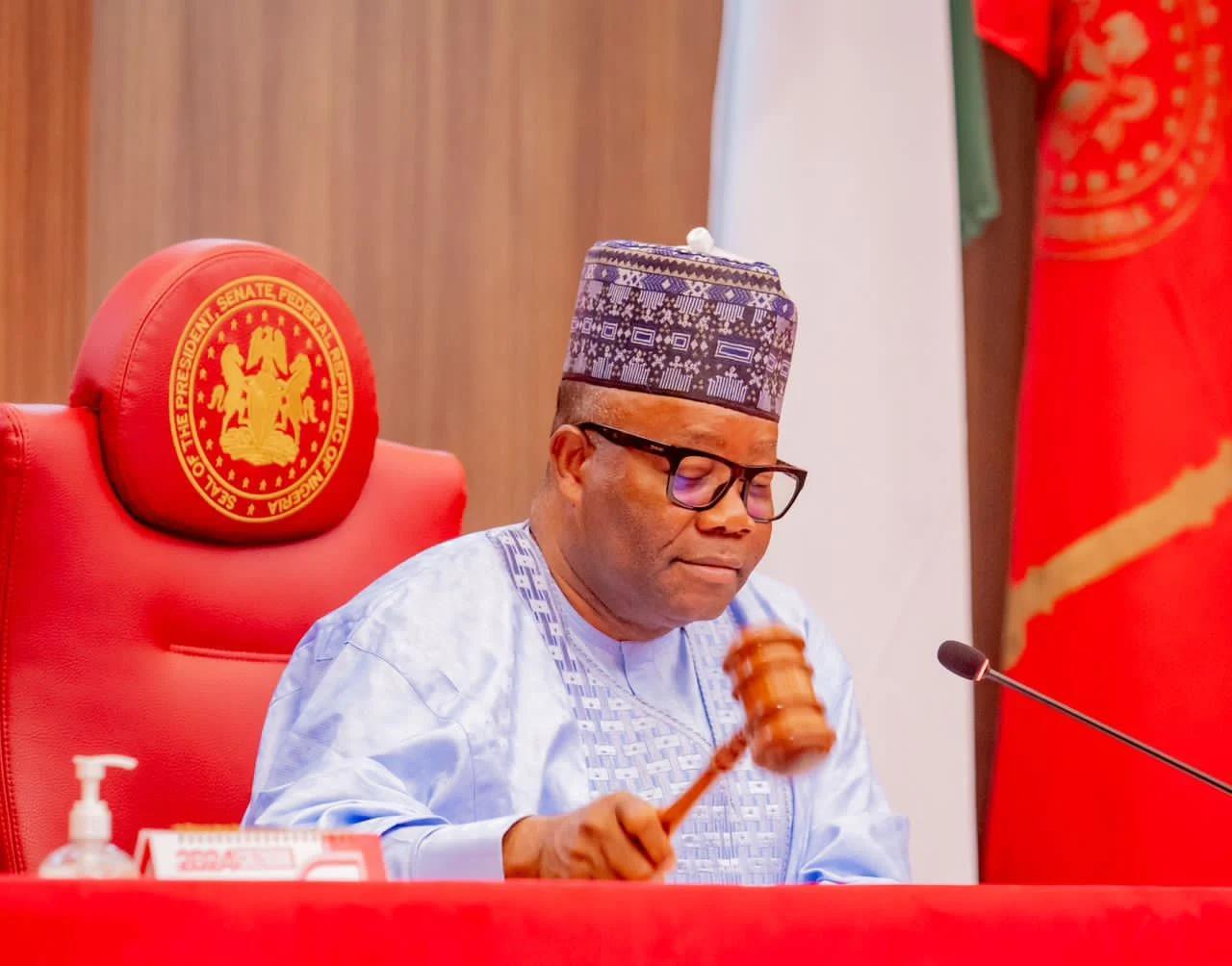 Akpabio Oshiomhole clash Senate plenary session