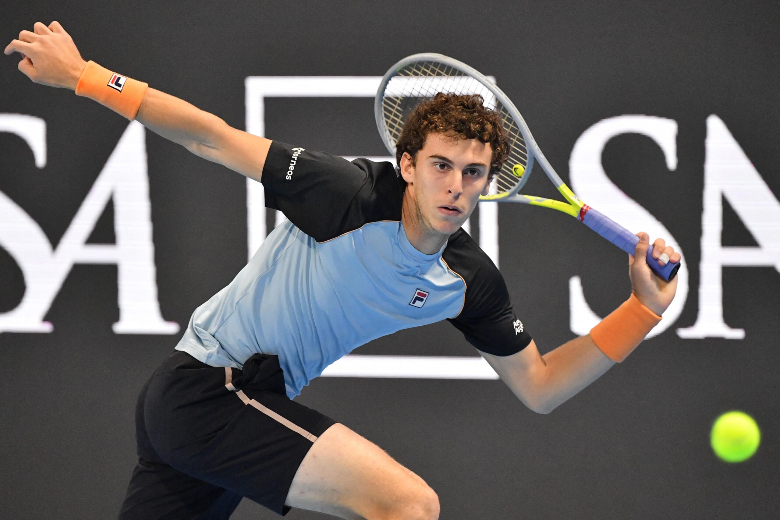 Juan Manuel Cerundolo during an ATP Tour tennis match