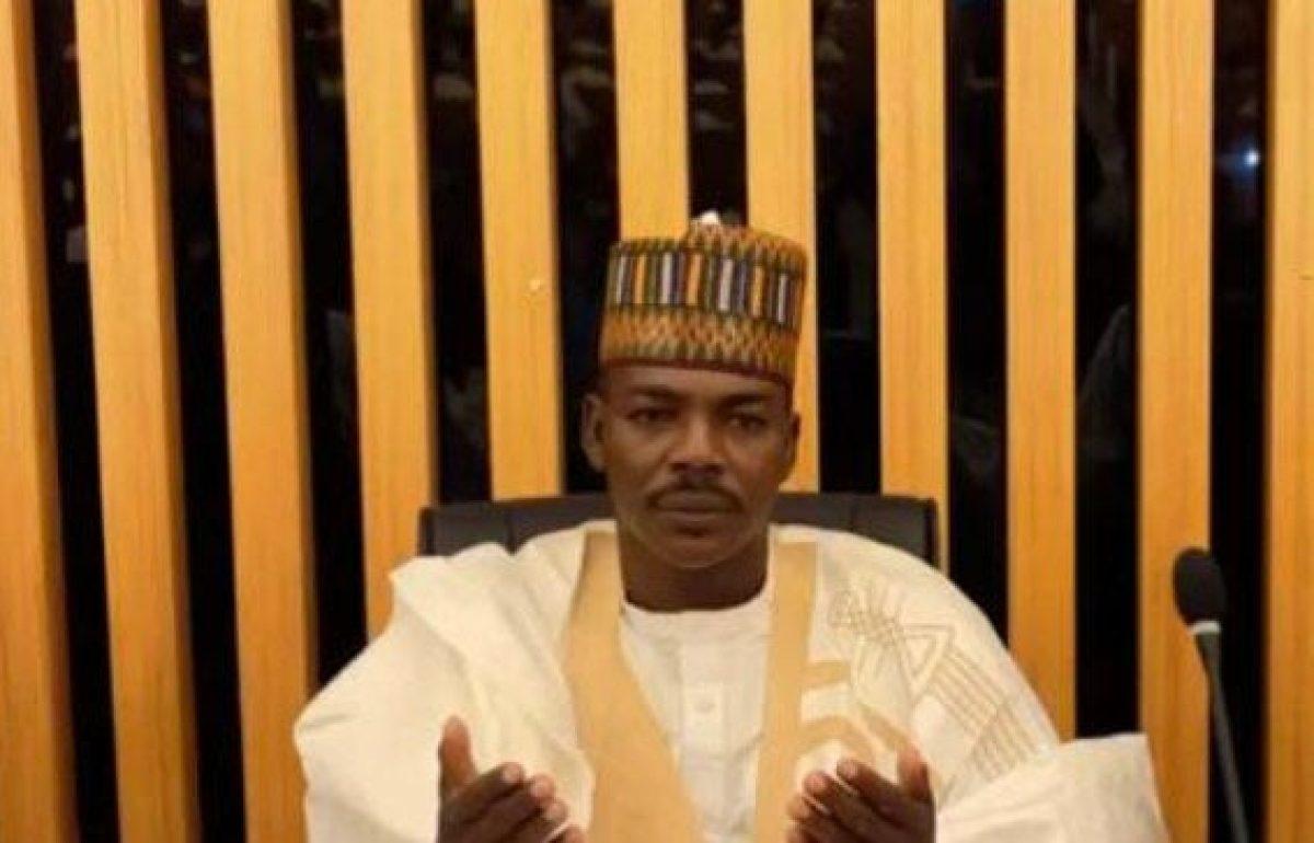 Borno senator disburses N135m to APC executives for Sallah