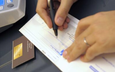 Annabel Yates Lloyds cheque deposit banking process