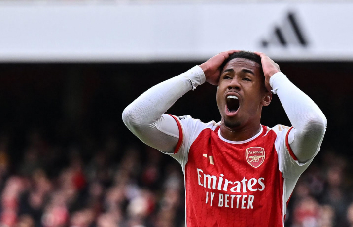 Gabriel Magalhães reacts after missing penalty in Arsenal vs PSG Champions League final