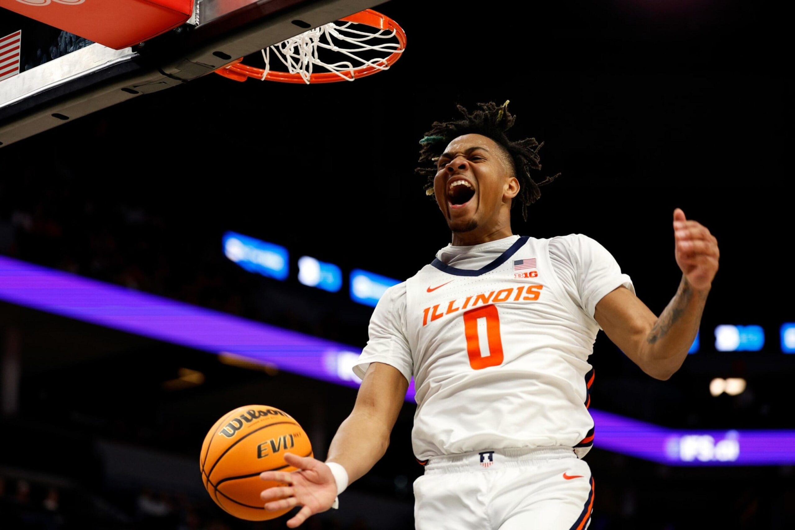 Terrence Shannon Jr. dunk during basketball game