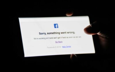Facebook and Instagram apps on a smartphone during a worldwide service disruption.