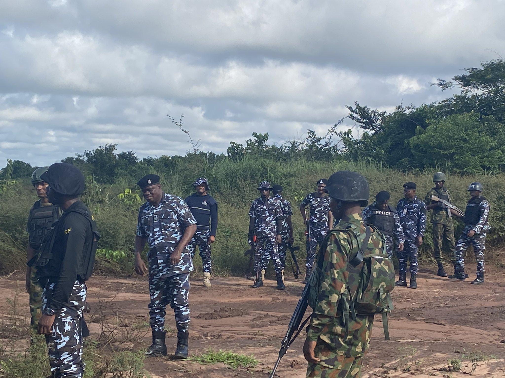 Security operatives respond after gunmen attacked the convoy of Soludo's Chief of Staff in Anambra State.