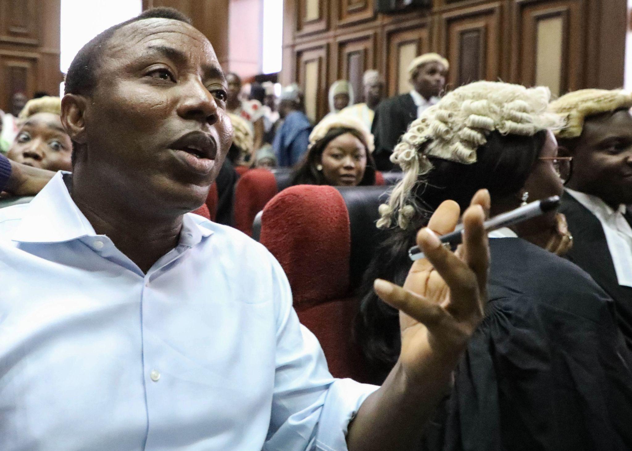Omoyele Sowore arrives Federal High Court Abuja from Kuje Correctional Centre